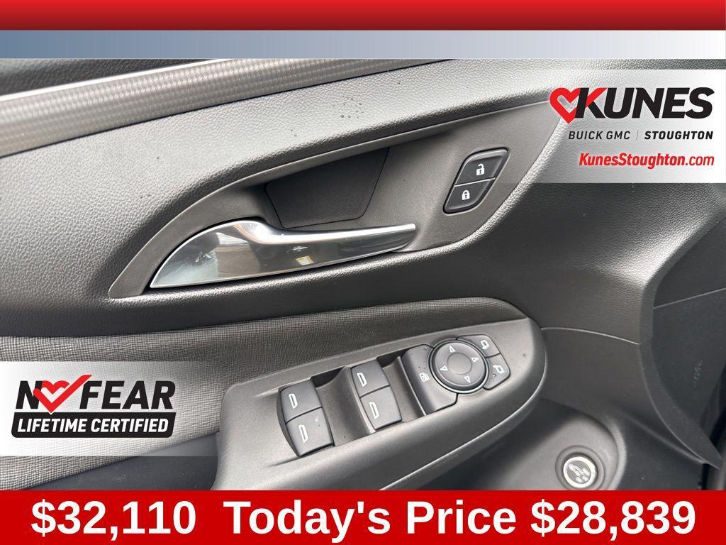 new 2025 Buick Envista car, priced at $28,839