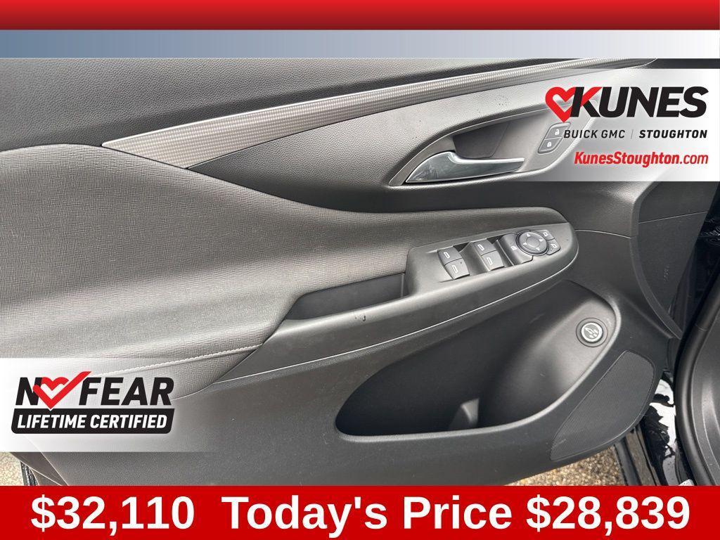 new 2025 Buick Envista car, priced at $28,839
