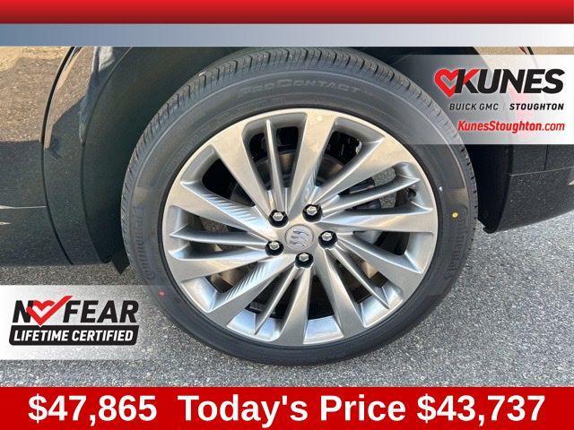 new 2025 Buick Envision car, priced at $43,737
