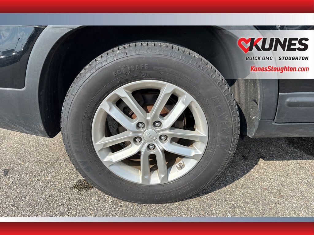 used 2015 Kia Sorento car, priced at $5,877