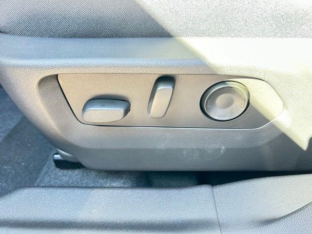 new 2025 Buick Envision car, priced at $40,770