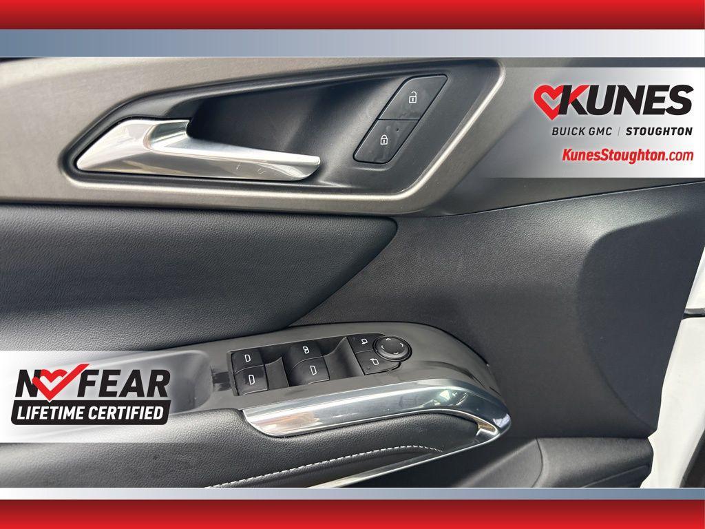 used 2025 Chevrolet Traverse car, priced at $38,977