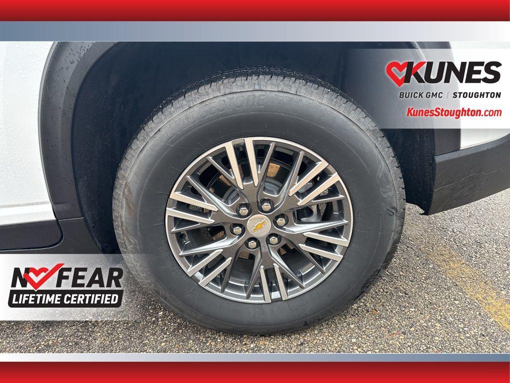 used 2025 Chevrolet Traverse car, priced at $38,977