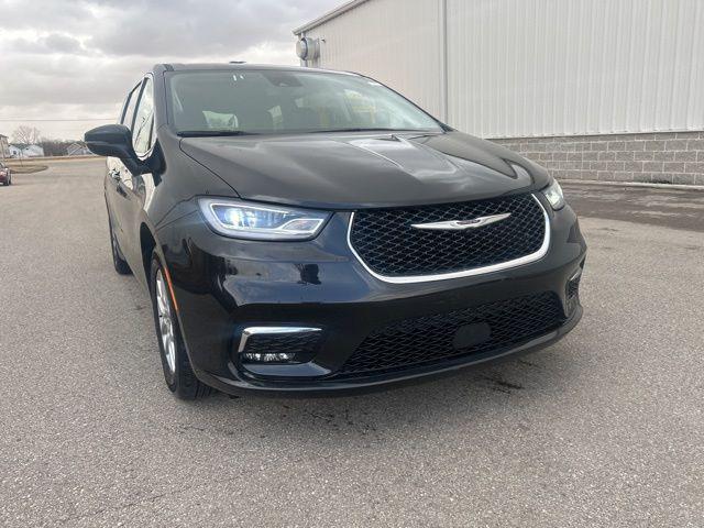 used 2023 Chrysler Pacifica car, priced at $21,977