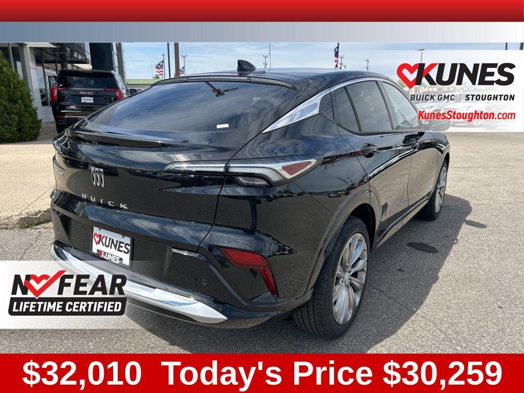 new 2025 Buick Envista car, priced at $30,259