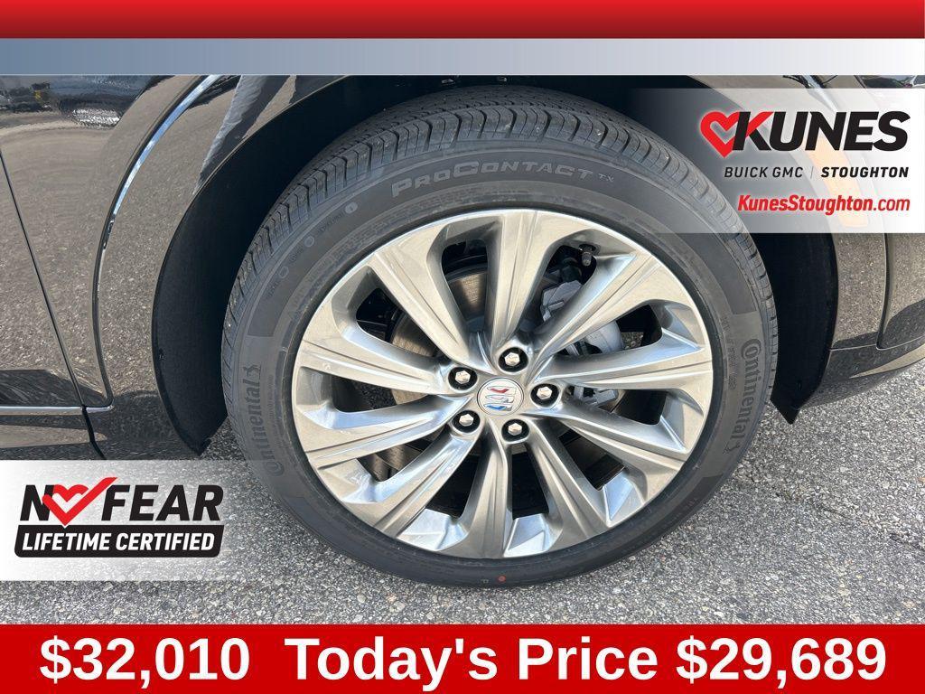new 2025 Buick Envista car, priced at $29,689