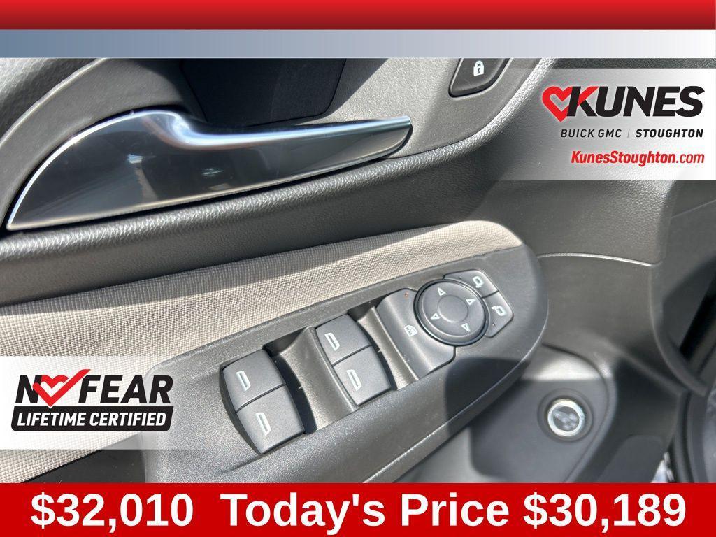 new 2025 Buick Envista car, priced at $30,189