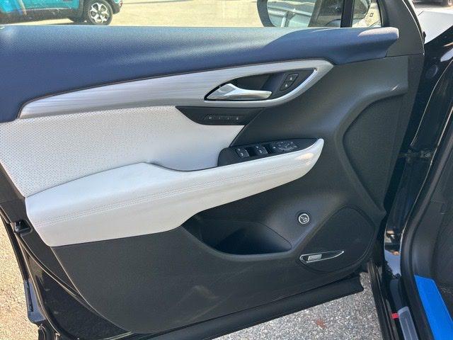 new 2025 Buick Envision car, priced at $45,865