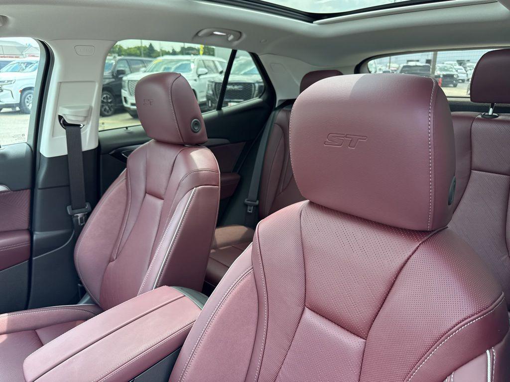 new 2025 Buick Envision car, priced at $38,995