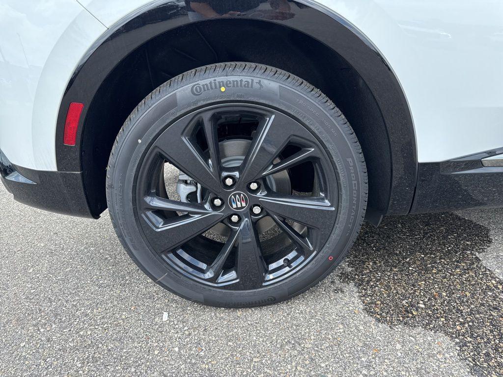 new 2025 Buick Envision car, priced at $38,995