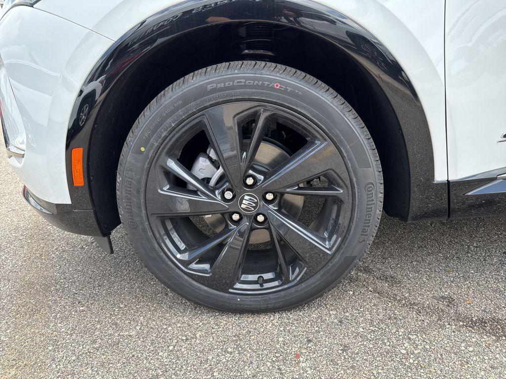 new 2025 Buick Envision car, priced at $38,995