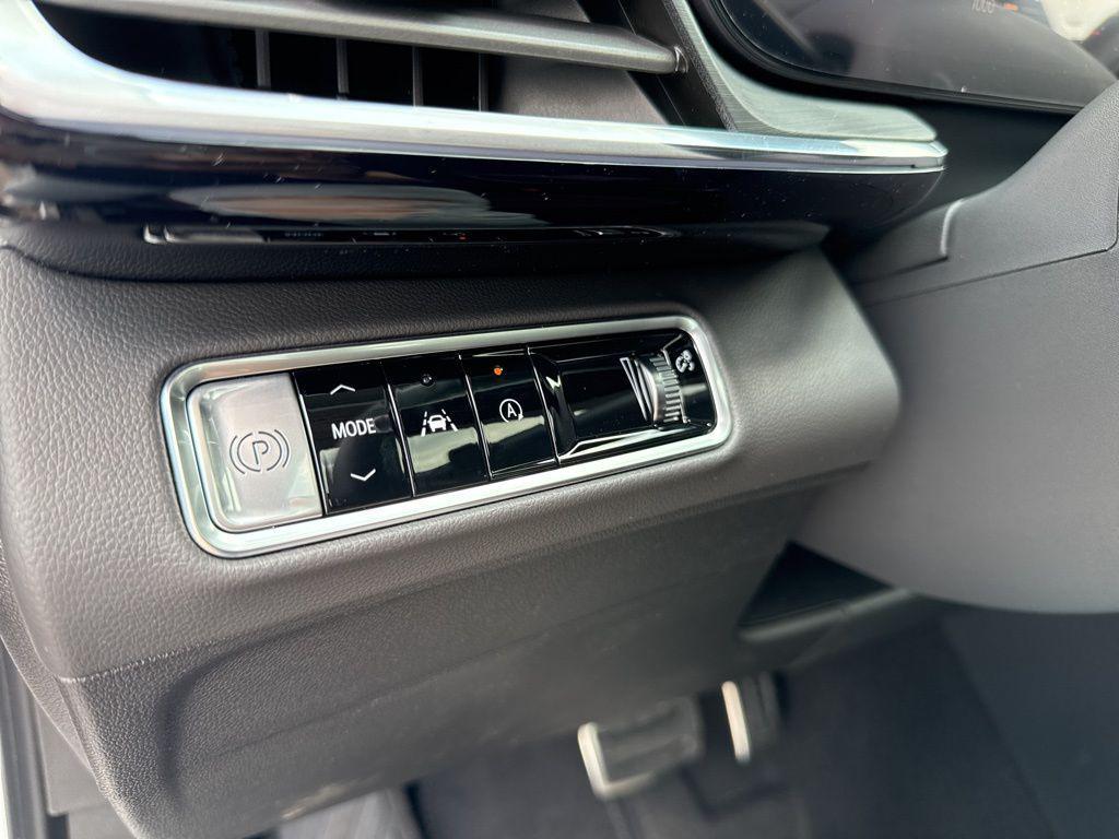 new 2025 Buick Envision car, priced at $38,995