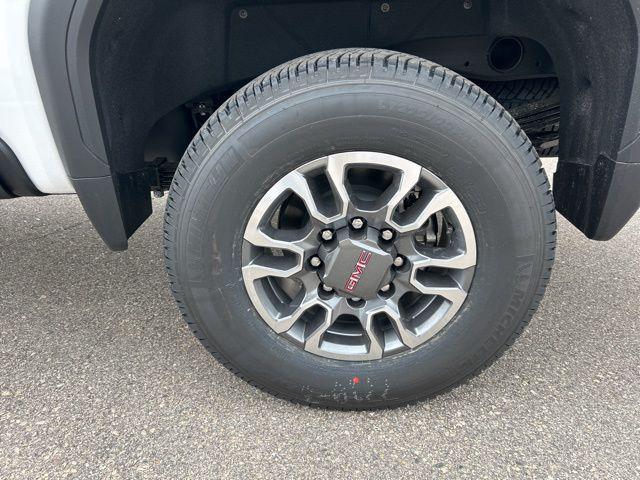 new 2025 GMC Sierra 2500 car, priced at $75,605