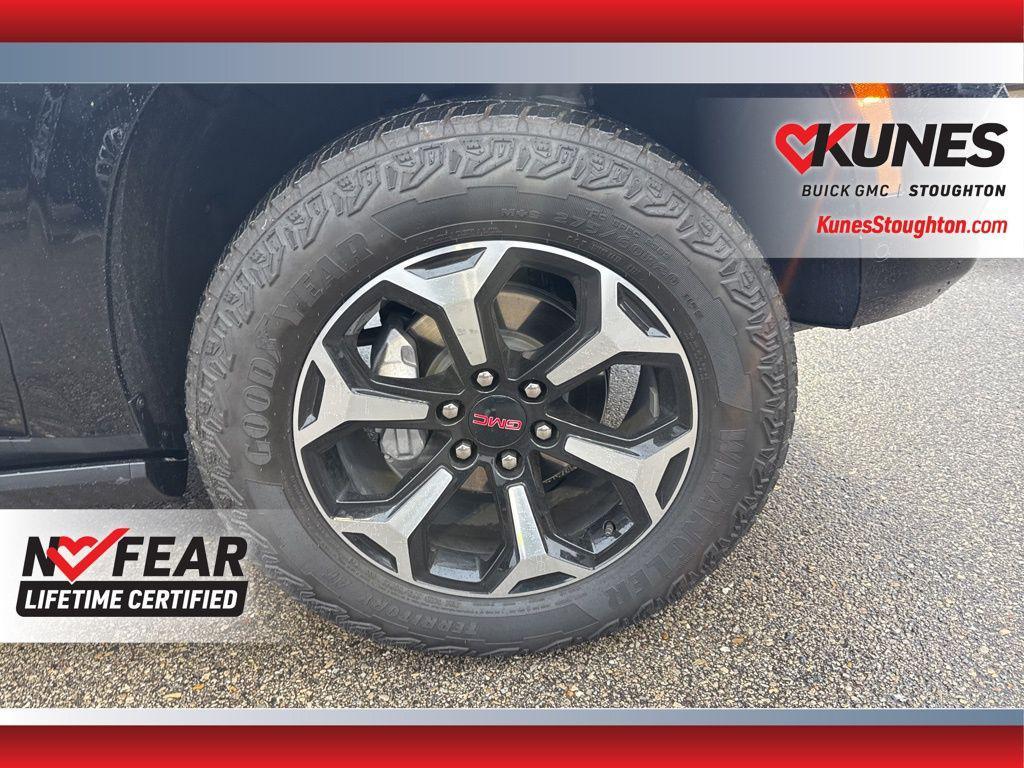 used 2025 GMC Yukon car, priced at $75,977