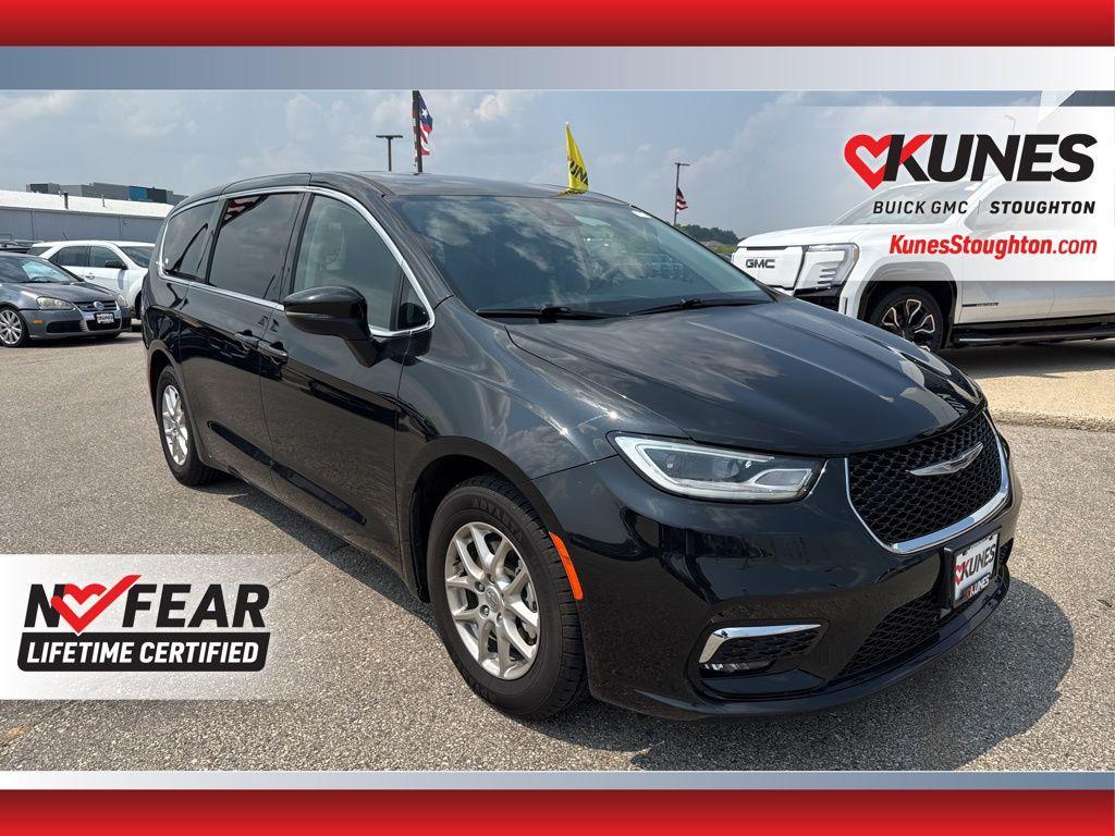 used 2023 Chrysler Pacifica car, priced at $23,477