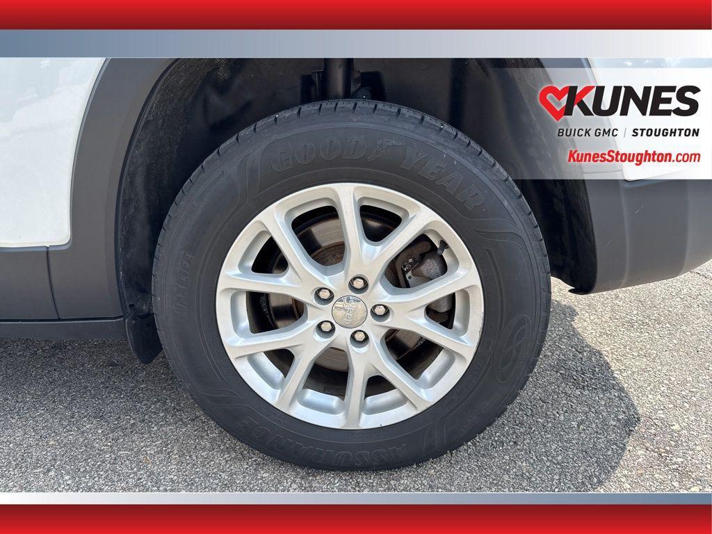 used 2016 Jeep Cherokee car, priced at $8,977