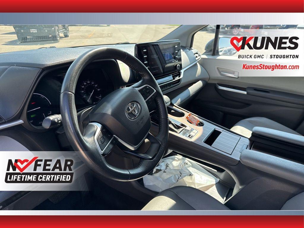 used 2024 Toyota Sienna car, priced at $40,977