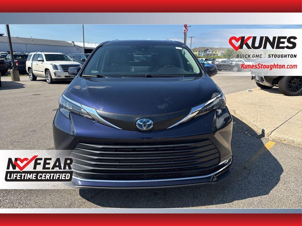 used 2024 Toyota Sienna car, priced at $40,977