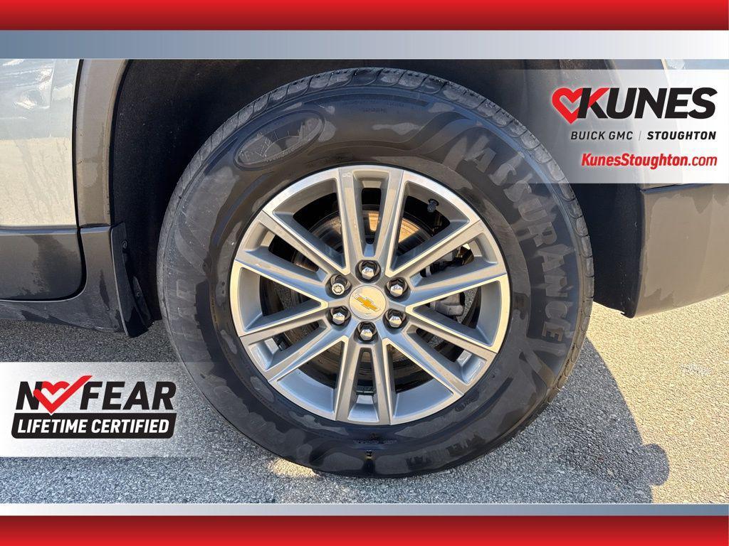 used 2023 Chevrolet Traverse car, priced at $31,977