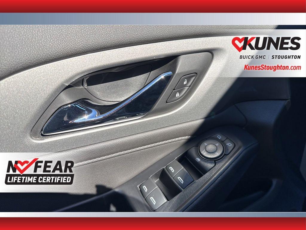used 2023 Chevrolet Traverse car, priced at $31,977