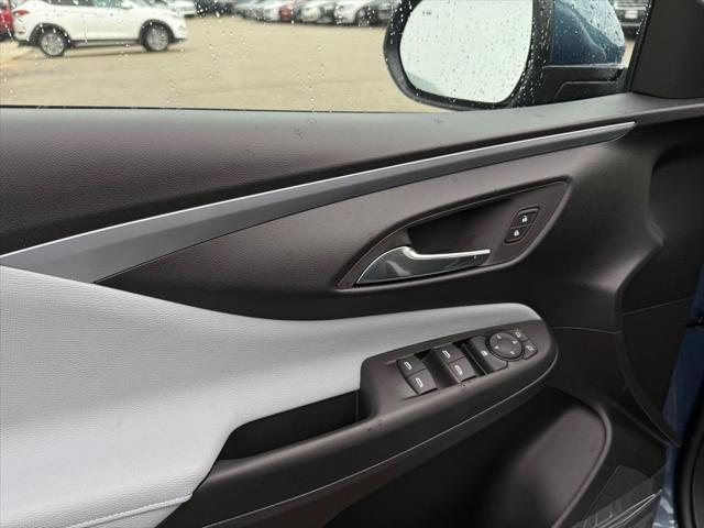 new 2025 Buick Envista car, priced at $26,725