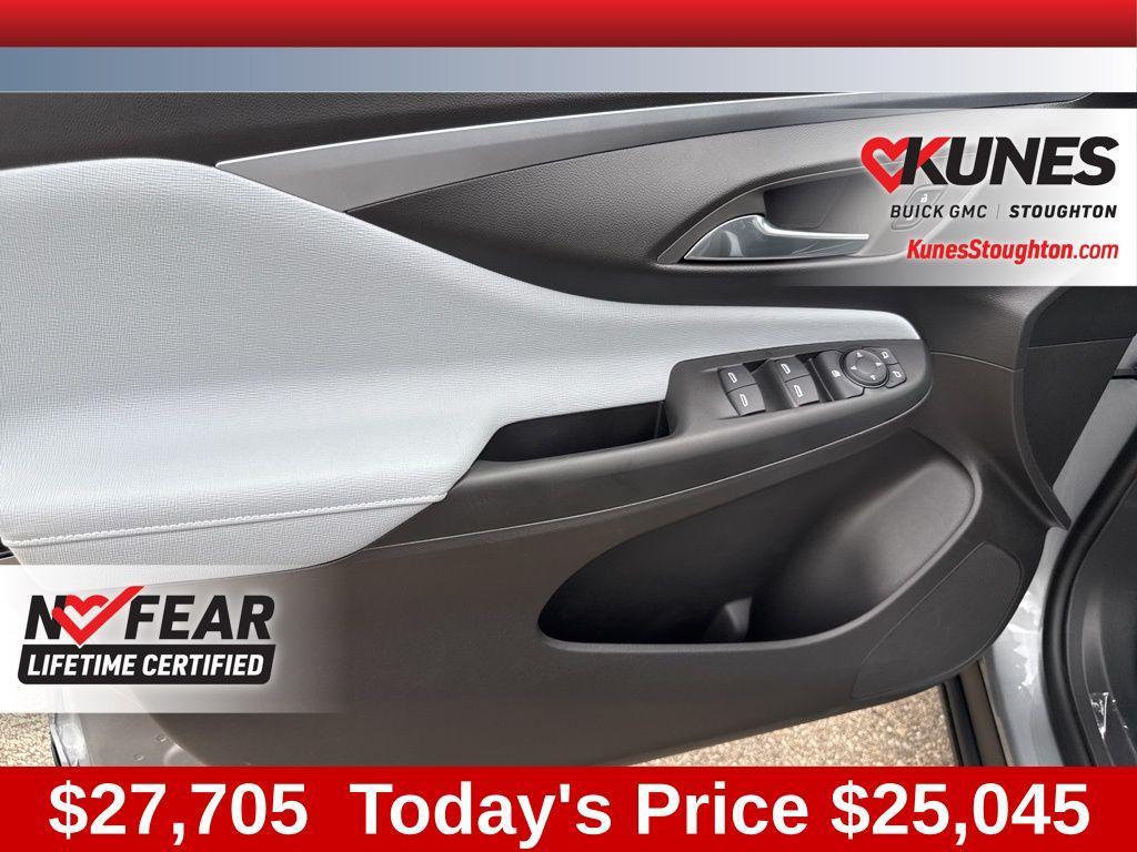 new 2025 Buick Envista car, priced at $25,045