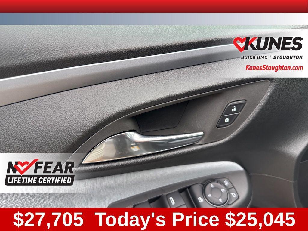 new 2025 Buick Envista car, priced at $25,045