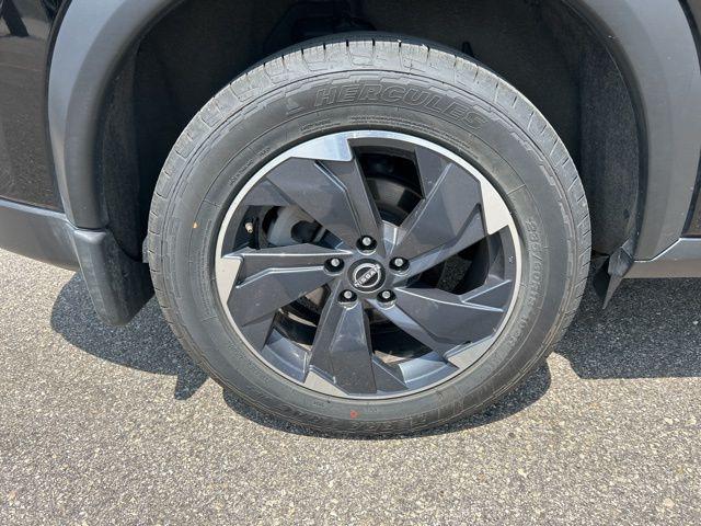 used 2024 Nissan Rogue car, priced at $22,977