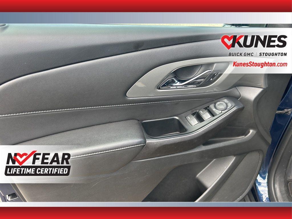 used 2023 Chevrolet Traverse car, priced at $27,777