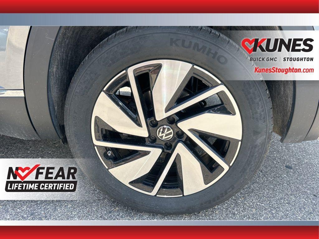 used 2025 Volkswagen Atlas car, priced at $43,977