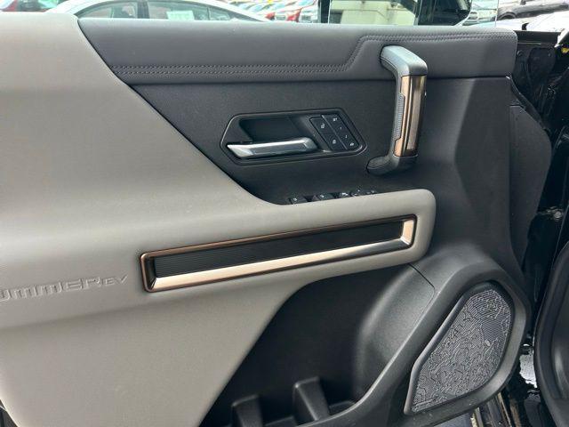 new 2025 GMC HUMMER EV SUV car, priced at $91,835