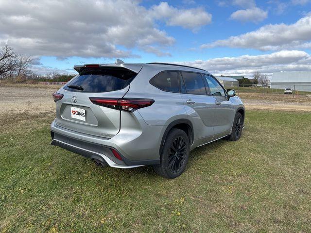 used 2024 Toyota Highlander car, priced at $41,277