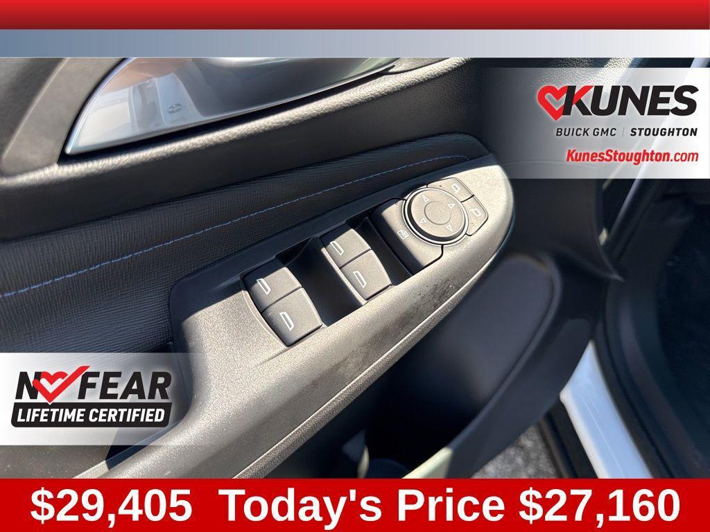 new 2025 Buick Envista car, priced at $28,160