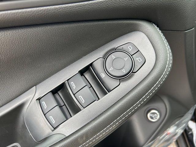 new 2025 Buick Encore GX car, priced at $36,625