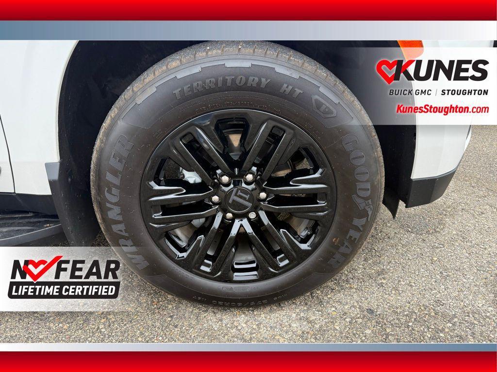 used 2023 GMC Yukon car, priced at $48,977