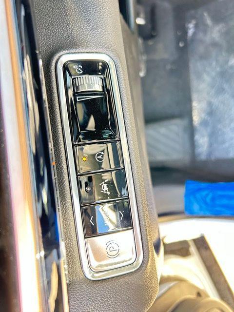 new 2025 Buick Envision car, priced at $39,985