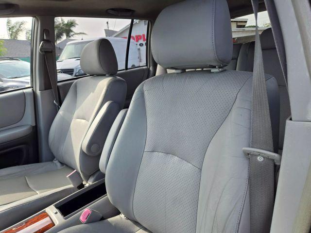 used 2004 Toyota Highlander car, priced at $6,775
