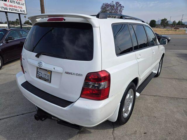 used 2004 Toyota Highlander car, priced at $6,775