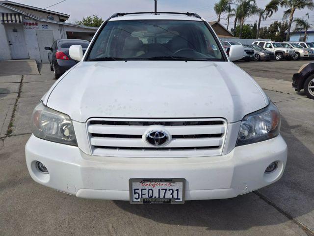 used 2004 Toyota Highlander car, priced at $6,775