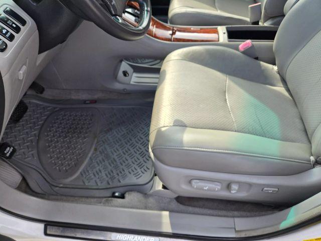 used 2004 Toyota Highlander car, priced at $6,775