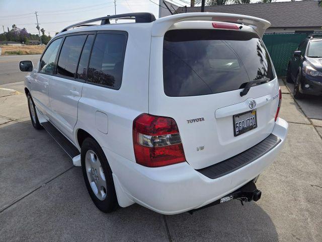 used 2004 Toyota Highlander car, priced at $6,775