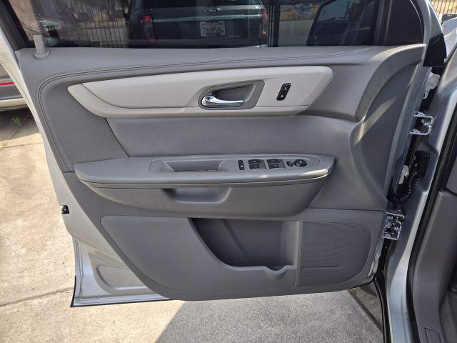 used 2015 Chevrolet Traverse car, priced at $9,995