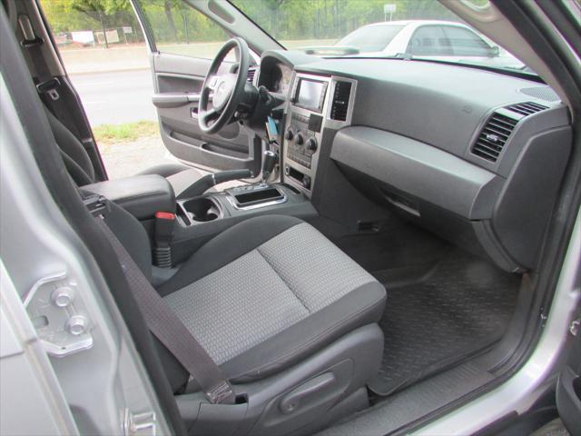 used 2009 Jeep Grand Cherokee car, priced at $5,495