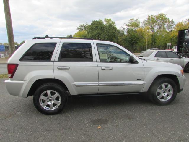 used 2009 Jeep Grand Cherokee car, priced at $5,495