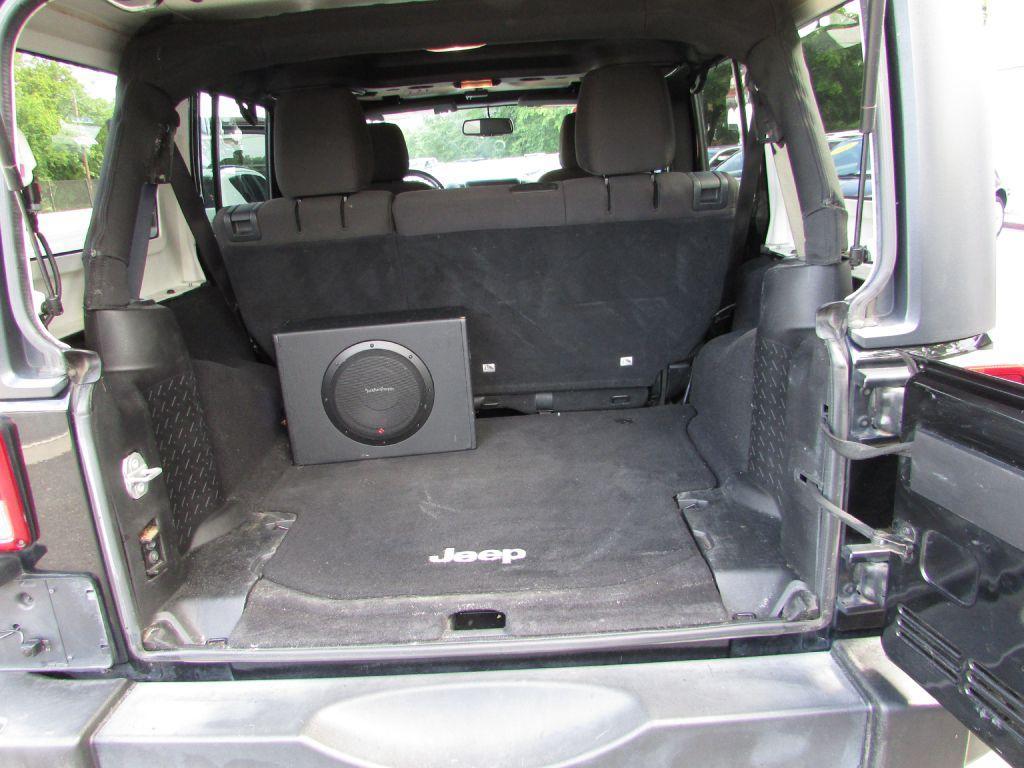 used 2015 Jeep Wrangler Unlimited car, priced at $14,995