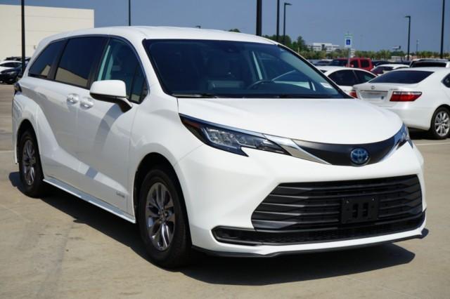 used 2021 Toyota Sienna car, priced at $31,900