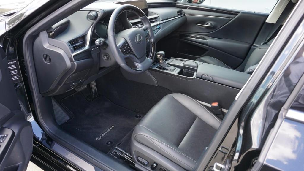 used 2021 Lexus ES 350 car, priced at $34,557