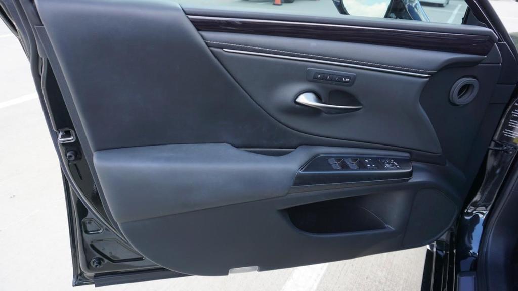 used 2021 Lexus ES 350 car, priced at $34,557