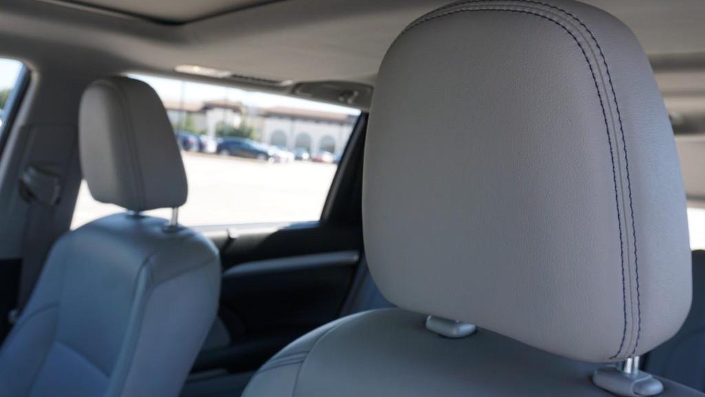 used 2016 Toyota Highlander car, priced at $18,950