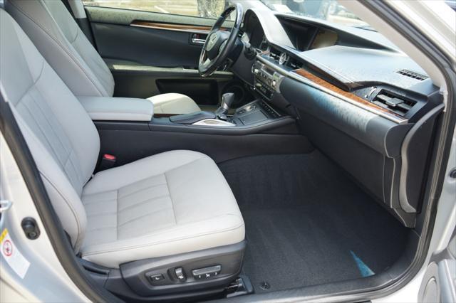 used 2016 Lexus ES 350 car, priced at $17,600